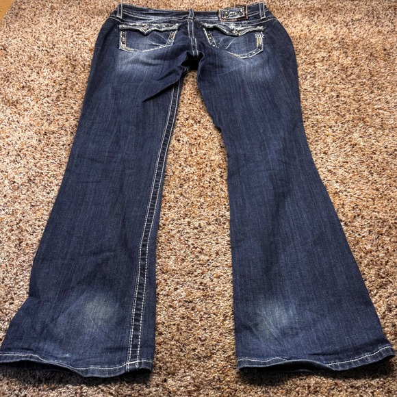 Miss Me Womens Mid Rise Bootcut Jeans MP8518B Dark Wash Embellished Size 31x34 - Picture 4 of 10